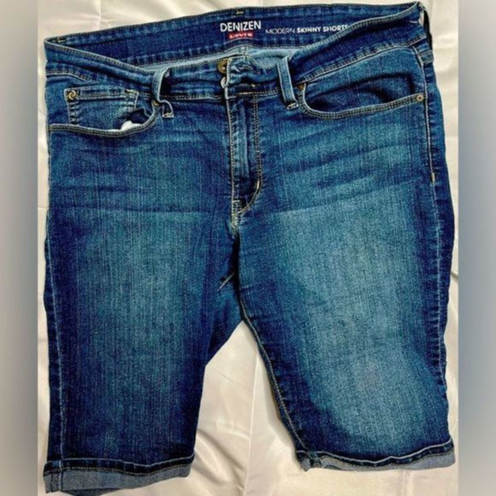 Women’s Levi Denizen Jean Shorts